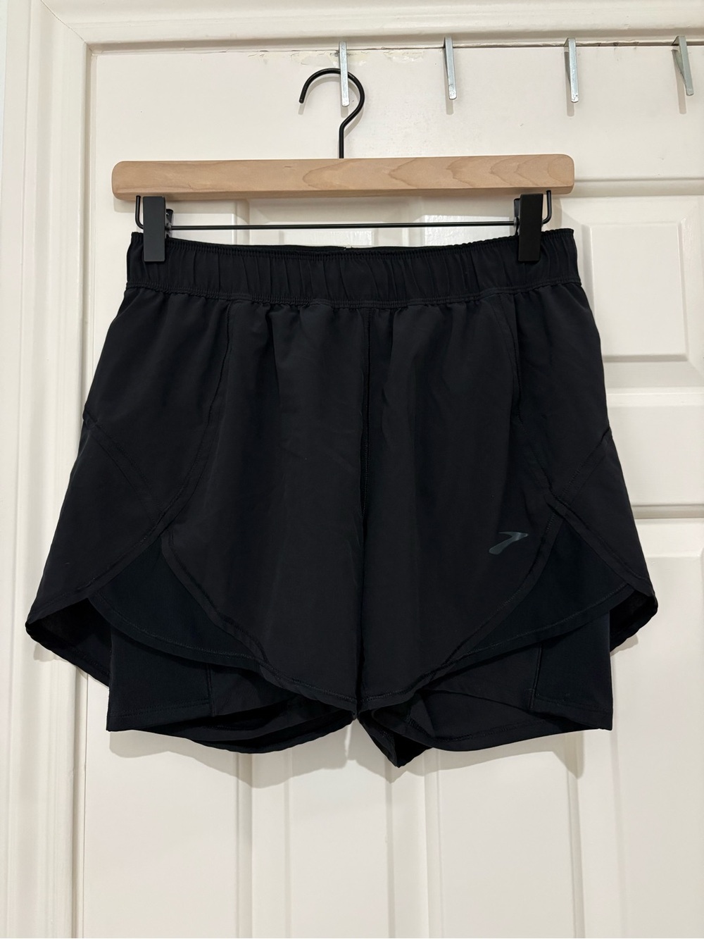 Brooks Women's Black Running Shorts with Built-In Liner with Pockets size small